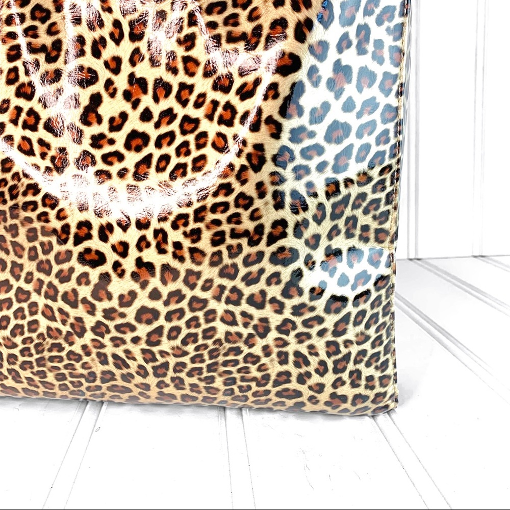 NWOT JESSICA ANIMAL PRINTS LARGE BROWN TOTE SHOULDER BAG TAN STRAP COSME… - Picture 5 of 8